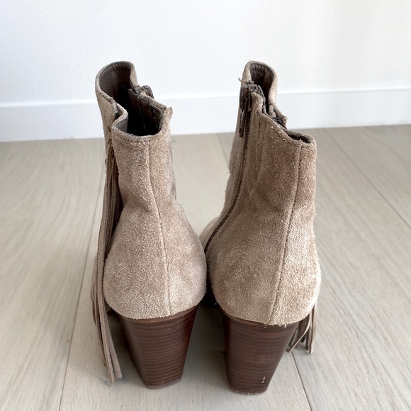 Aldo Linsey Taupe Suede Fringe Boots - Size 6 - Picture 4 of 7